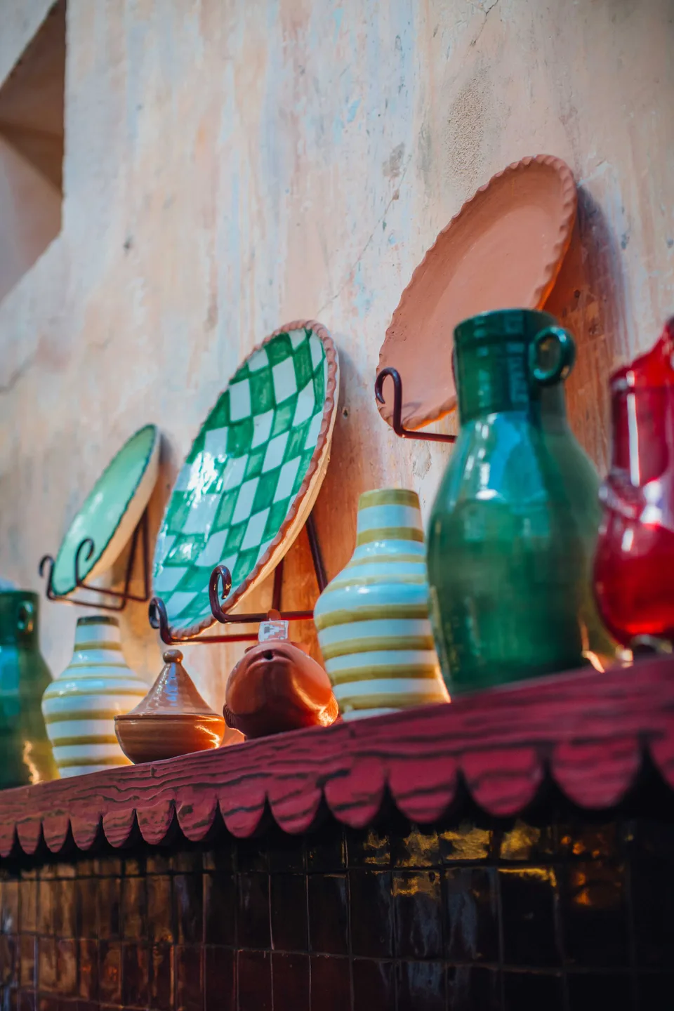 Detalles decorativos de colores en el interior de Casa Arca