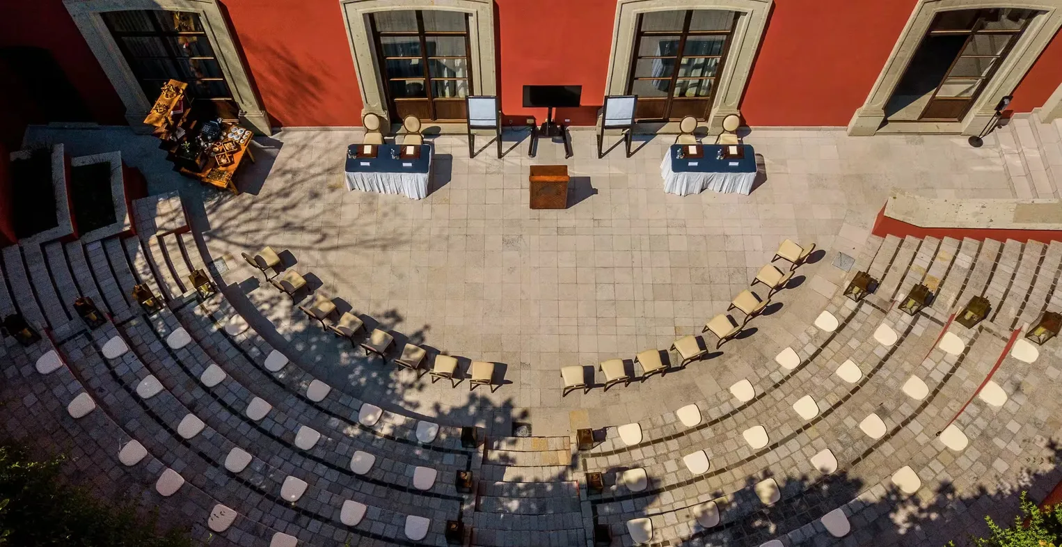 Anfiteatro de Rosewood preparado para una ceremonia de boda
